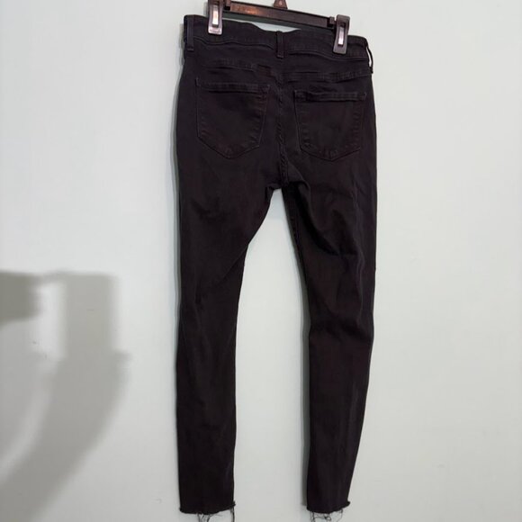 Black Skinny Ankle Jeans holes frayed bottoms size 2 Old Navy Rockstar - Picture 2 of 2